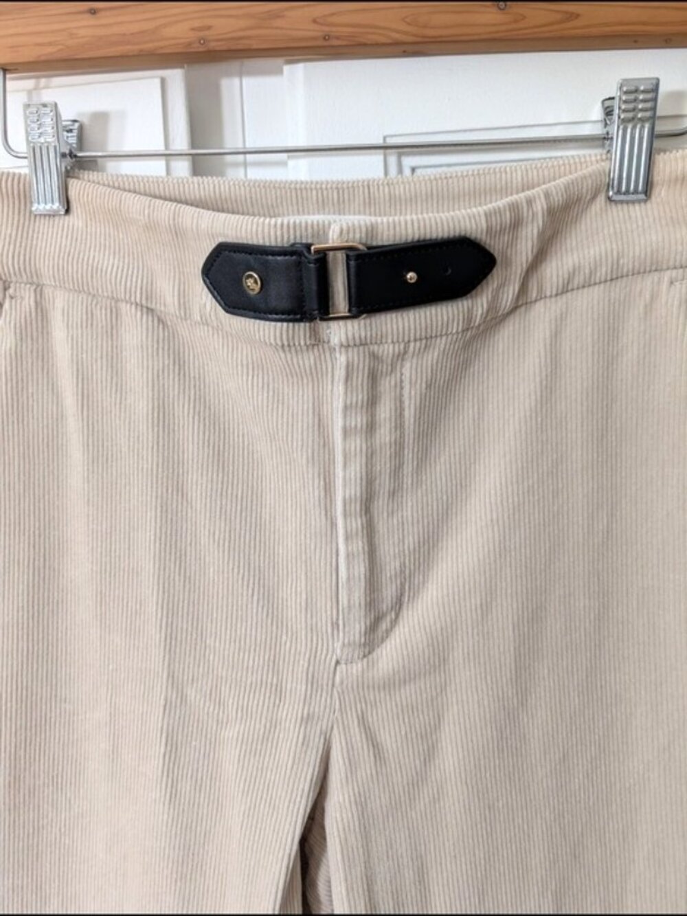 NWOT LOFT Neutral Corduroy Wide Leg Pants in Cream Color Size 2 - Picture 2 of 4
